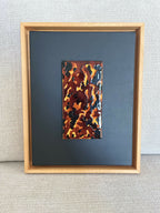 Cadre taille moyenne avec tableau rectangulaire motif tortue ocre foncé et noir