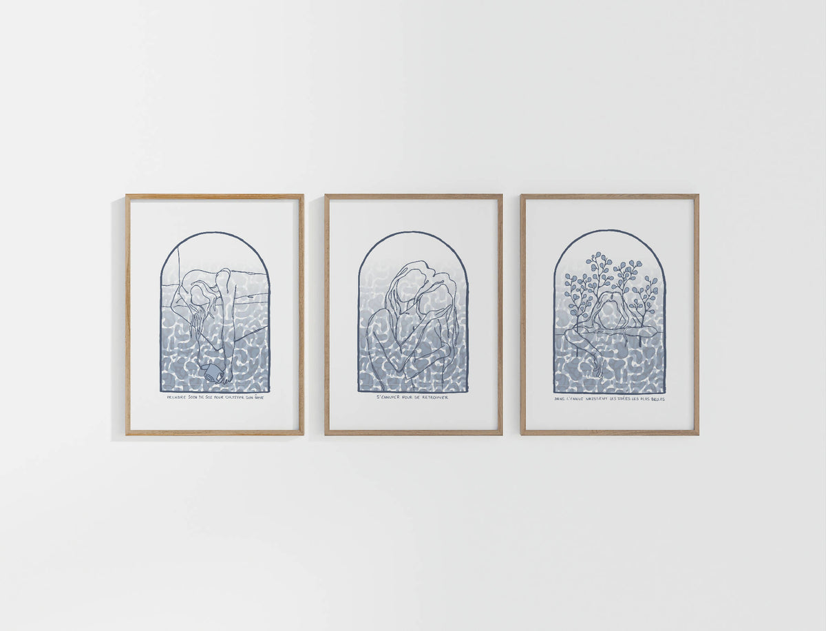 Trio d’affiches A4 encadrées, dessins bleus en arches