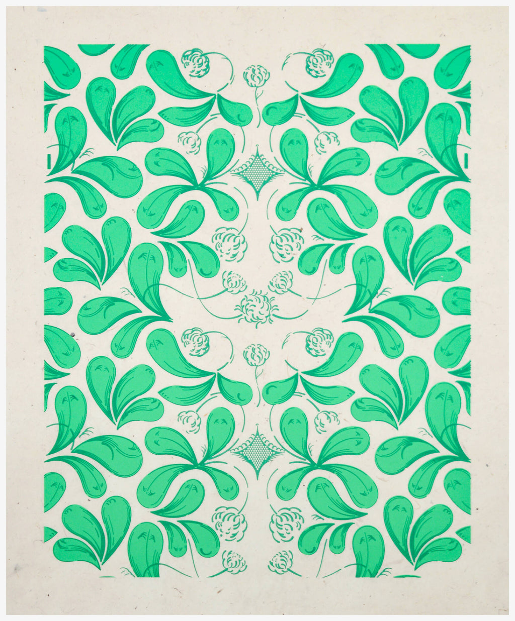 Coupon de tissu imprimé vert, motif en rosace symétrique, feuillages et fleurs