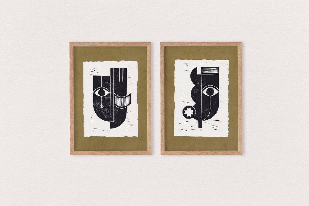 Deux gravures abstraites noir et blanc, encadrées, visages stylisés