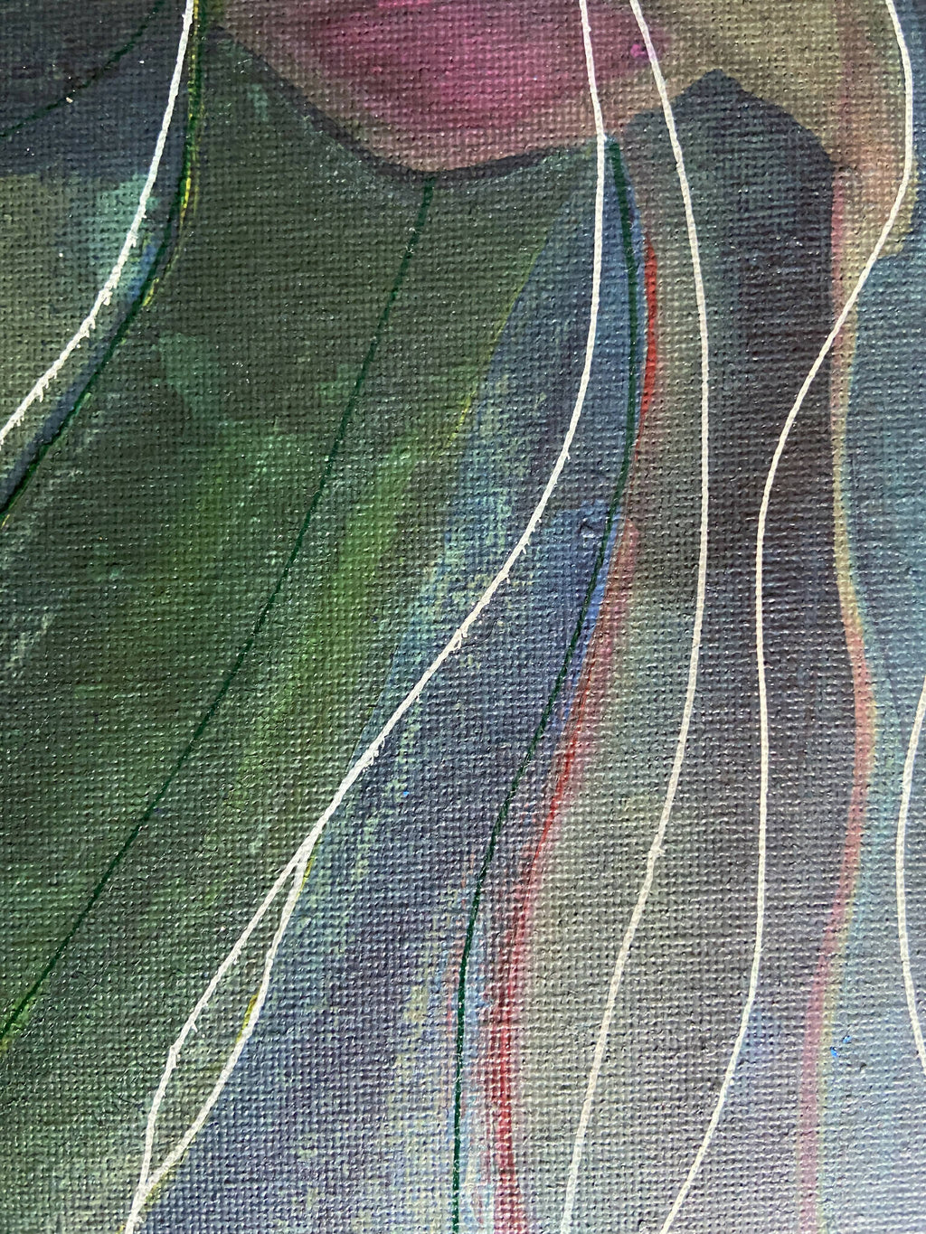 Détail du tableau abstrait : grandes courbes vert foncé et bleu, lignes blanches, touches rouges.